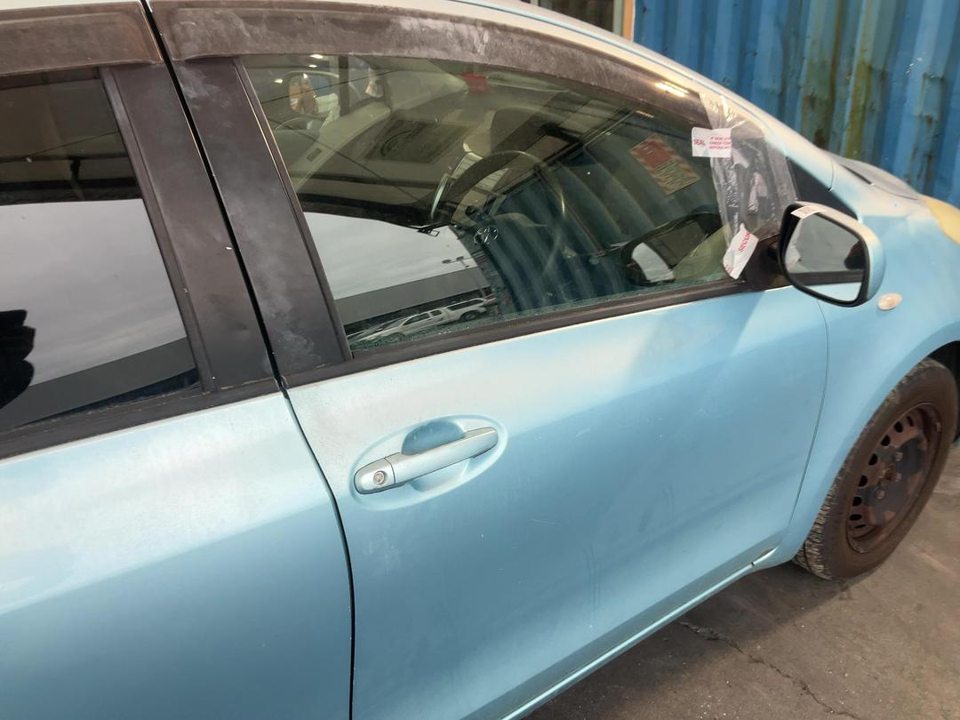 Photo '14' of Toyota Vitz