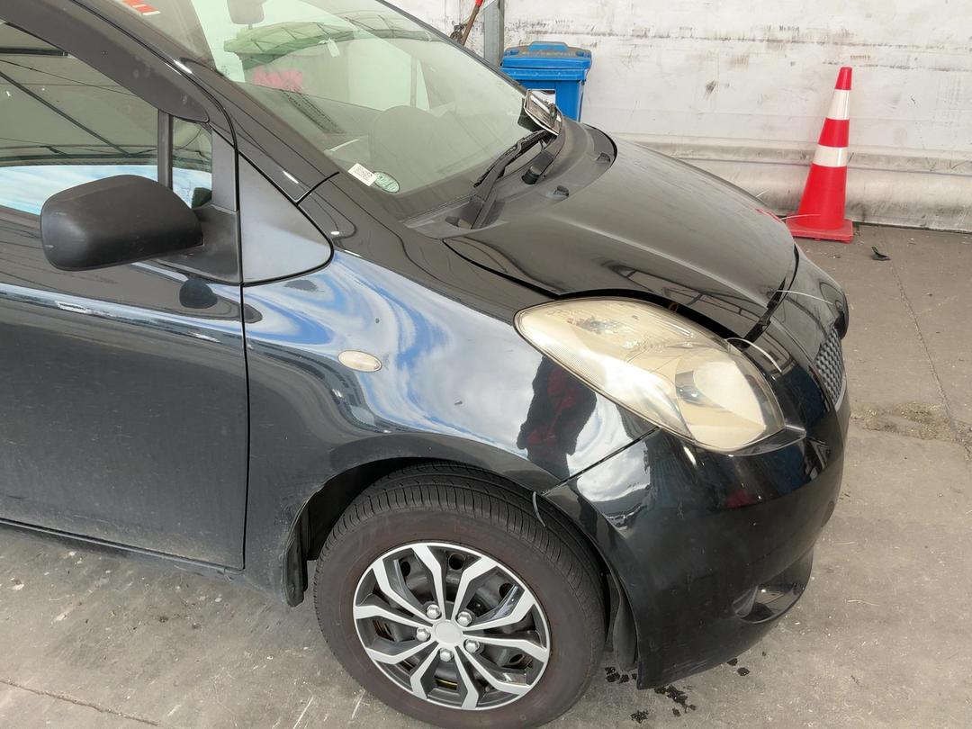 Photo '3' of Toyota Vitz