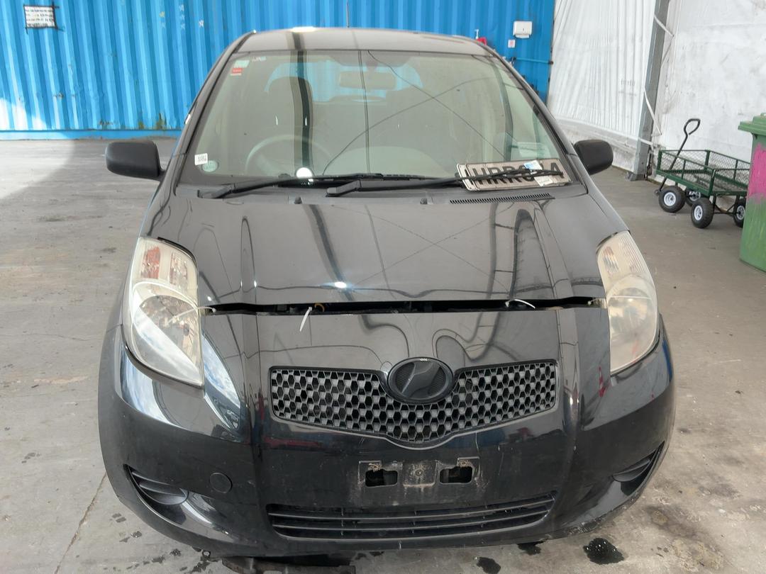 Photo '4' of Toyota Vitz