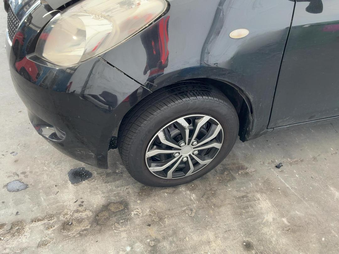 Photo '7' of Toyota Vitz