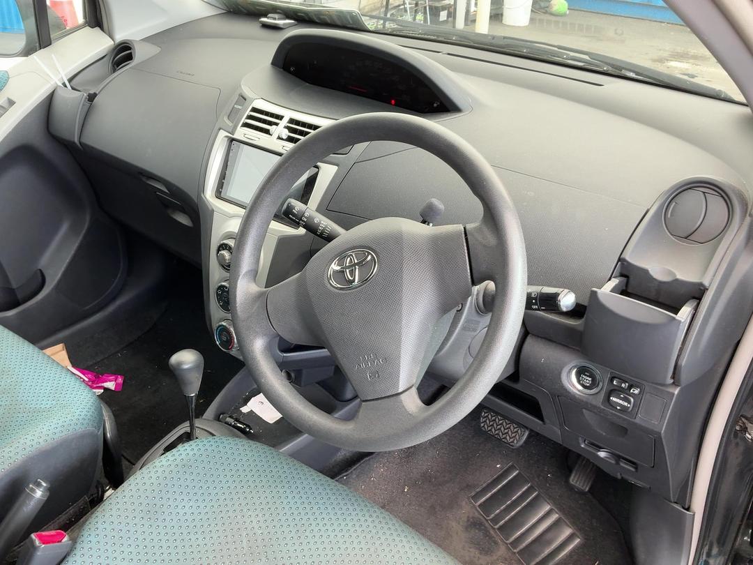 Photo '20' of Toyota Vitz