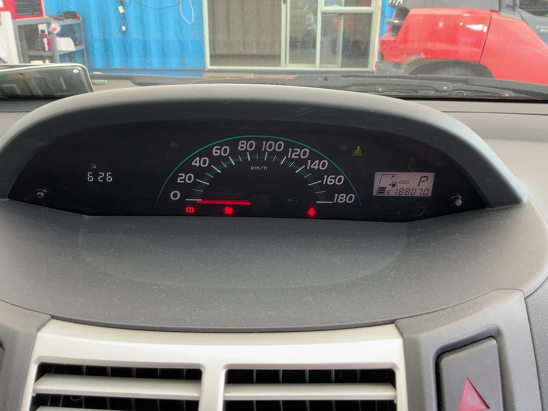 Photo '22' of Toyota Vitz