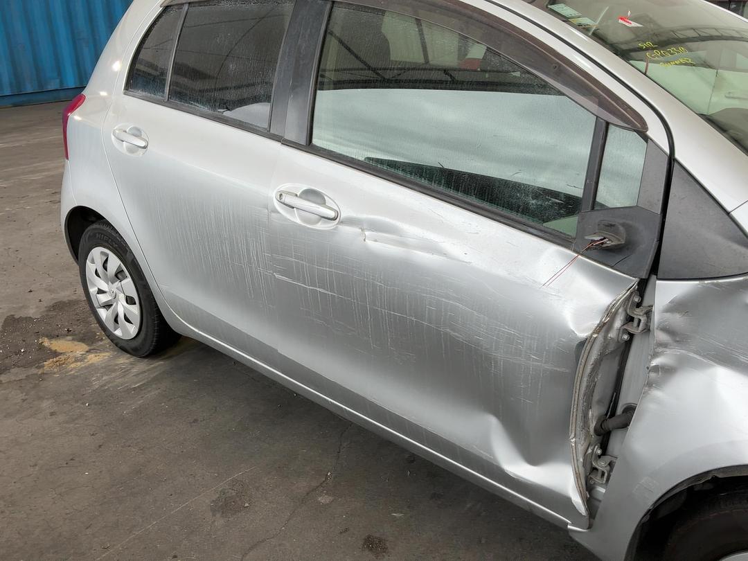Photo '2' of Toyota Vitz Photo '2' of Toyota Vitz