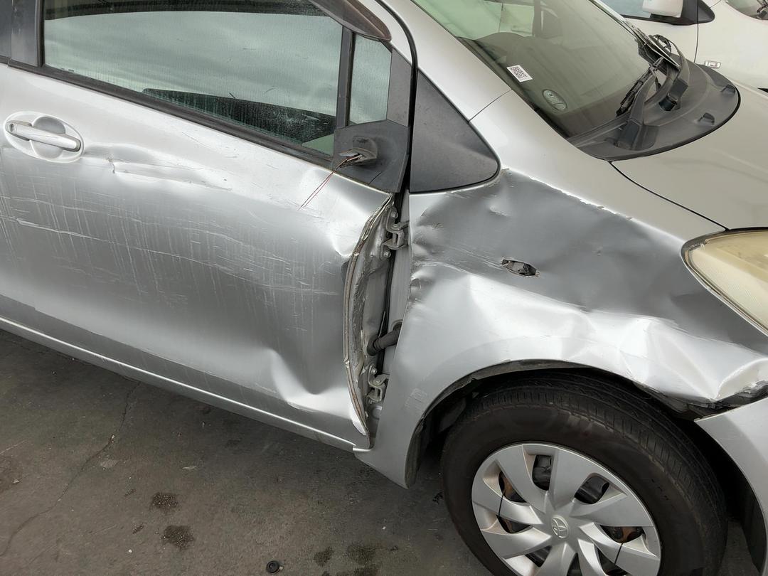 Photo '3' of Toyota Vitz Photo '3' of Toyota Vitz