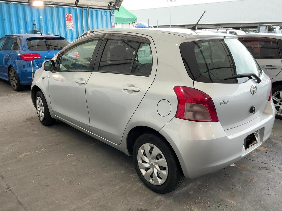 Photo '12' of Toyota Vitz Photo '12' of Toyota Vitz