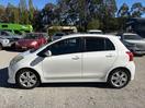Thumbnail '4' of Toyota Vitz