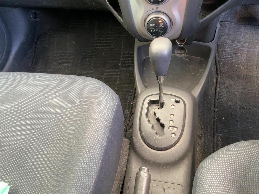 Photo '13' of Toyota Vitz Photo '13' of Toyota Vitz