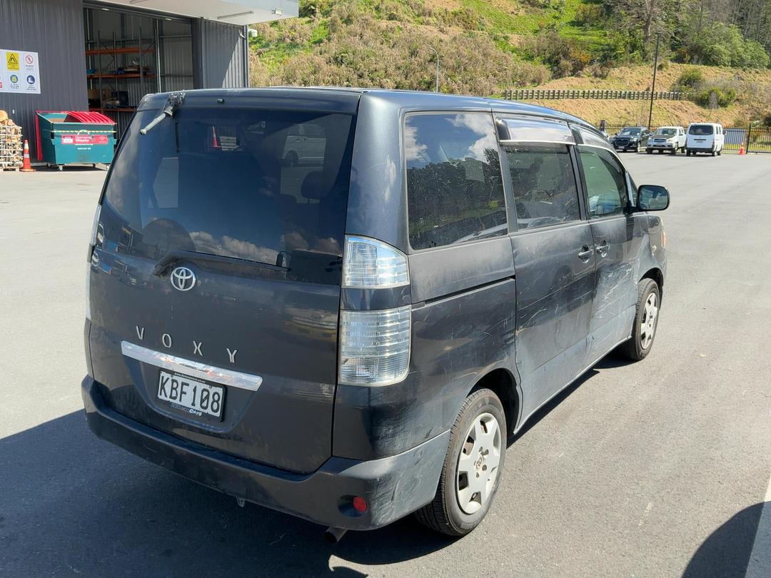 Photo '7' of Toyota Voxy Photo '7' of Toyota Voxy