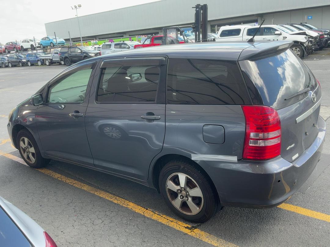 Photo '8' of Toyota Wish Photo '8' of Toyota Wish