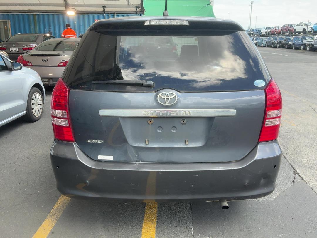Photo '10' of Toyota Wish Photo '10' of Toyota Wish