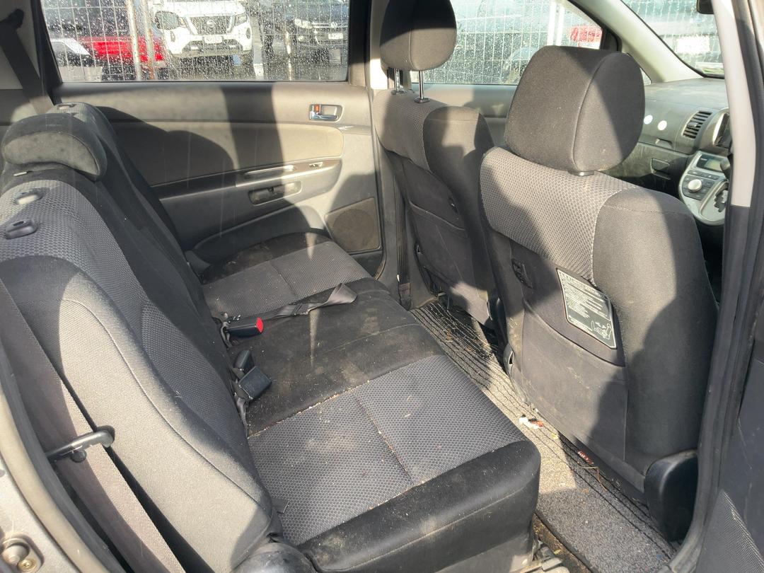 Photo '11' of Toyota Wish