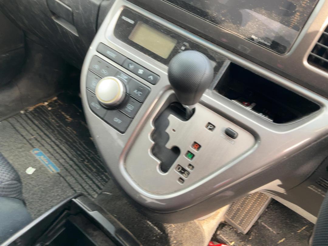 Photo '13' of Toyota Wish