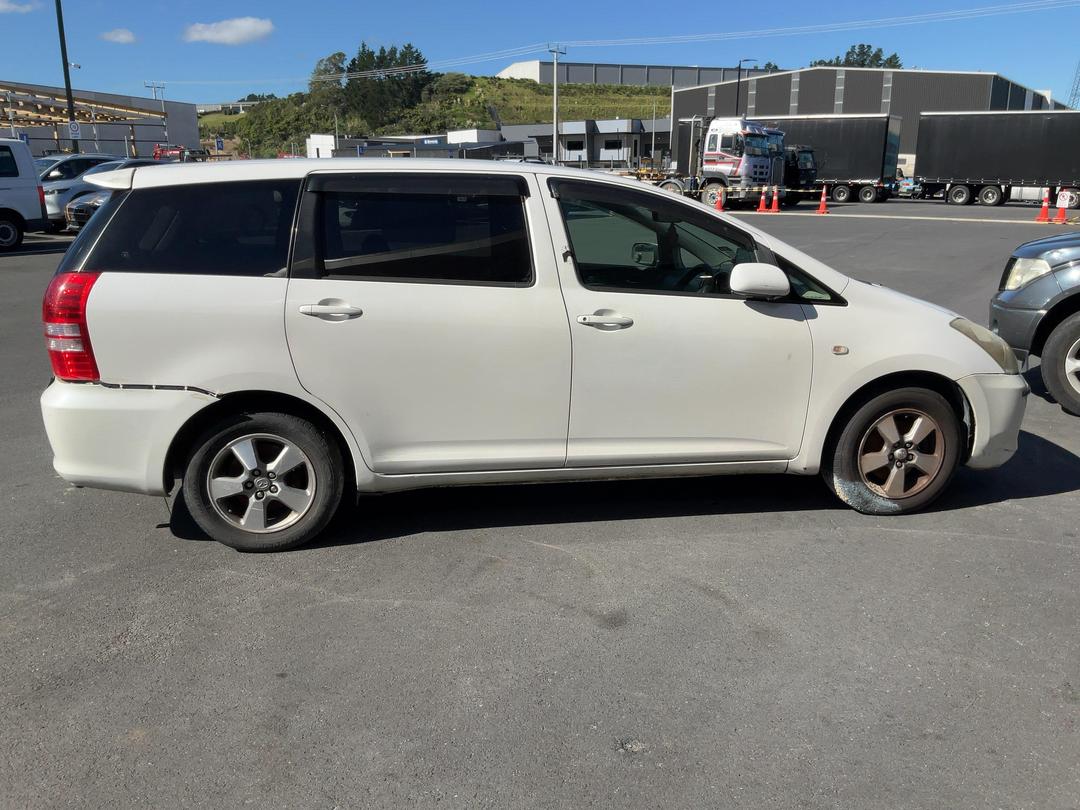 Photo '8' of Toyota Wish