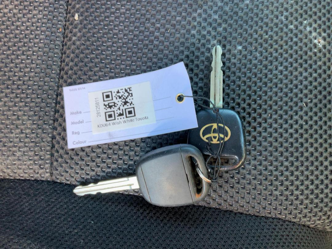 Photo '27' of Toyota Wish