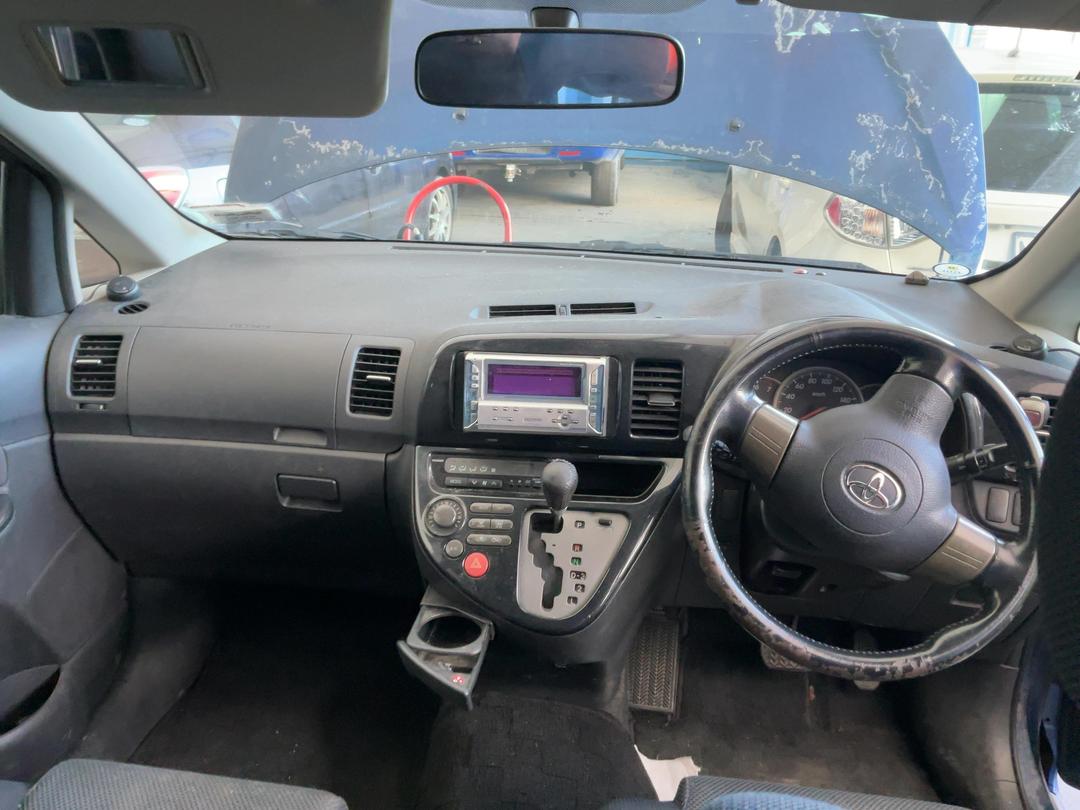 Photo '22' of Toyota Wish