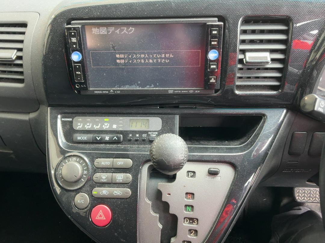 Photo '21' of Toyota Wish Photo '21' of Toyota Wish