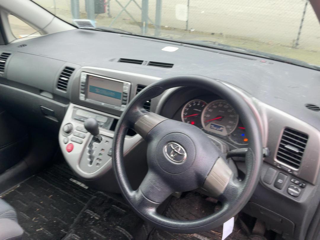 Photo '14' of Toyota Wish Photo '14' of Toyota Wish