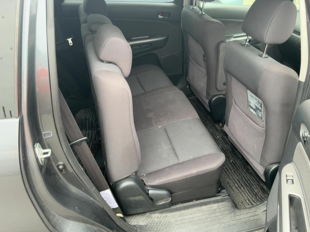 Photo '16' of Toyota Wish Photo '16' of Toyota Wish