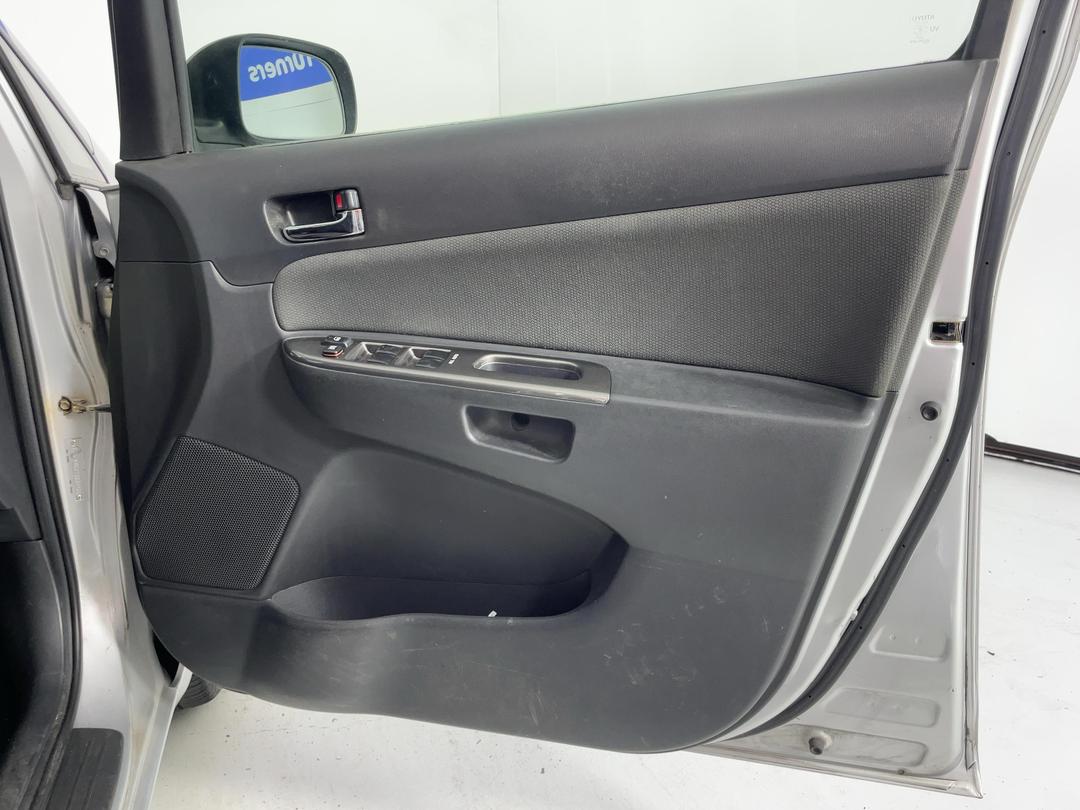 Photo '13' of Toyota Wish Photo '13' of Toyota Wish