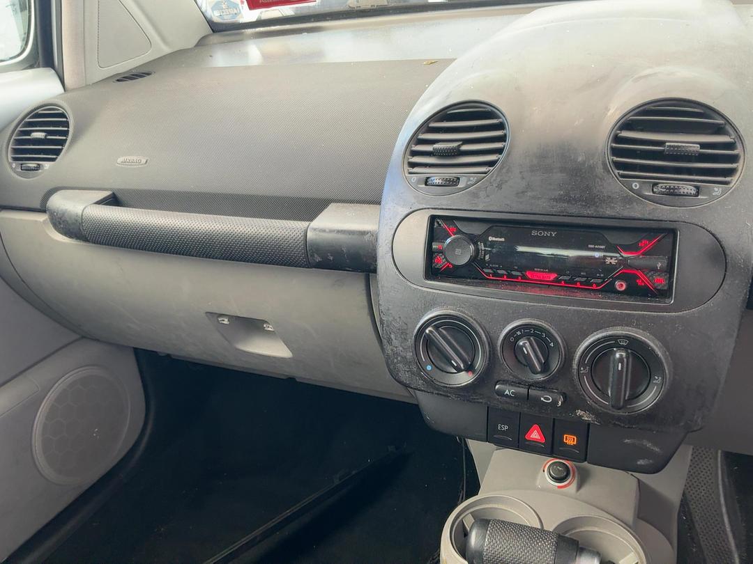 Photo '18' of Volkswagen Beetle Photo '18' of Volkswagen Beetle