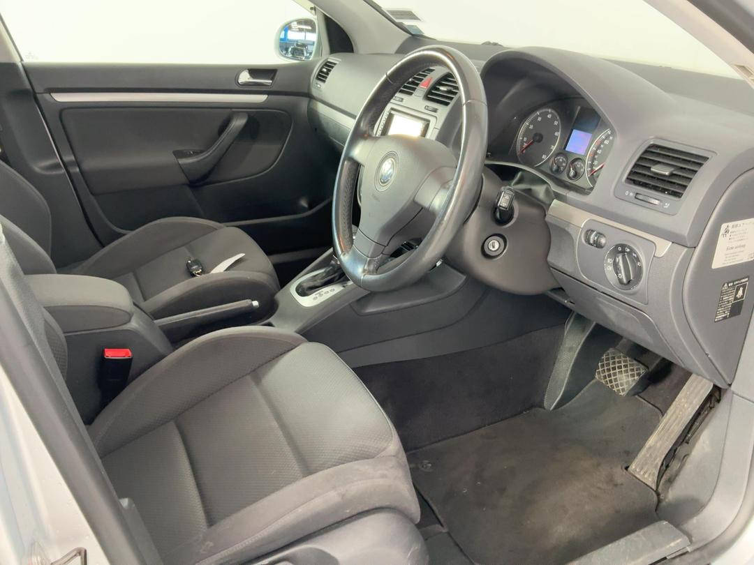 Photo '16' of Volkswagen Golf