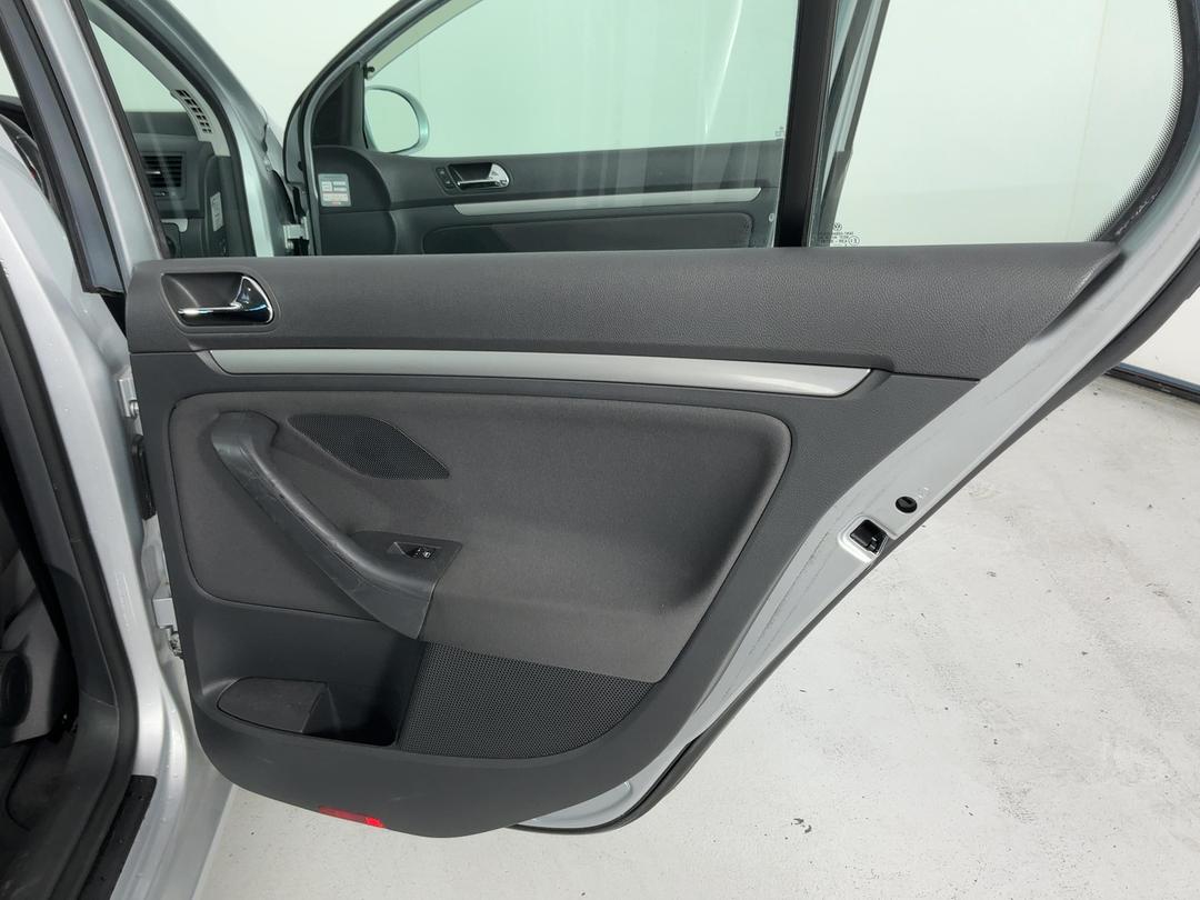 Photo '19' of Volkswagen Golf