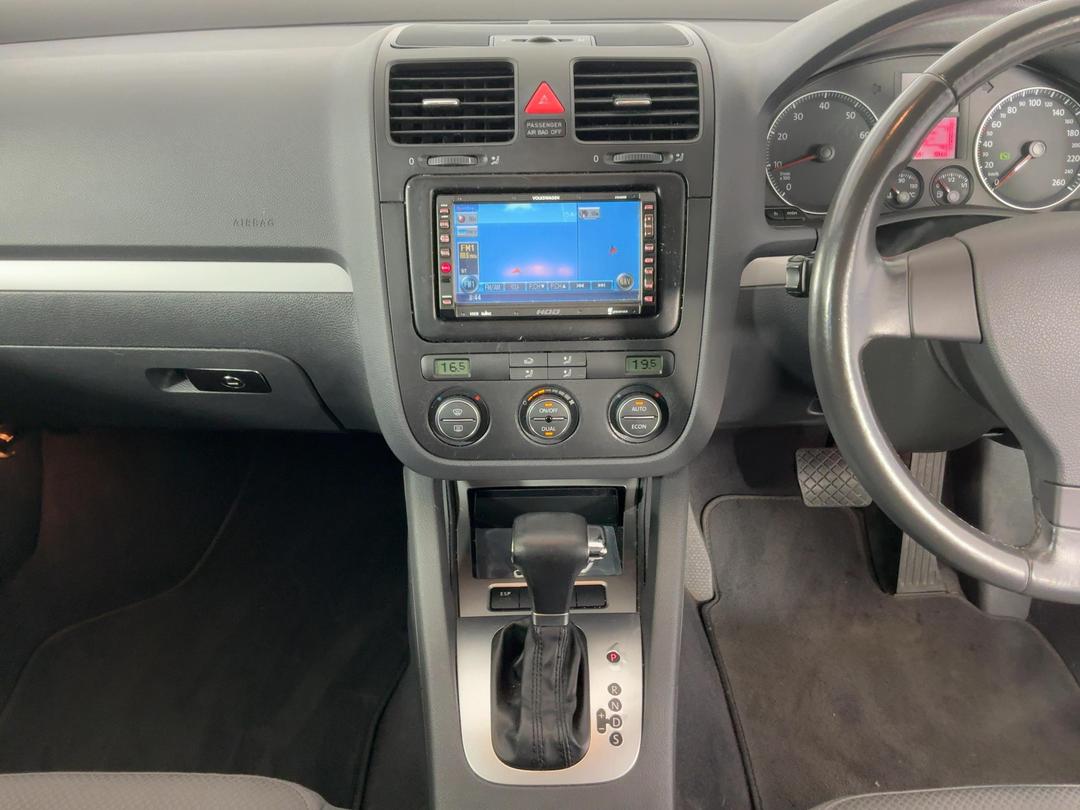 Photo '18' of Volkswagen Golf