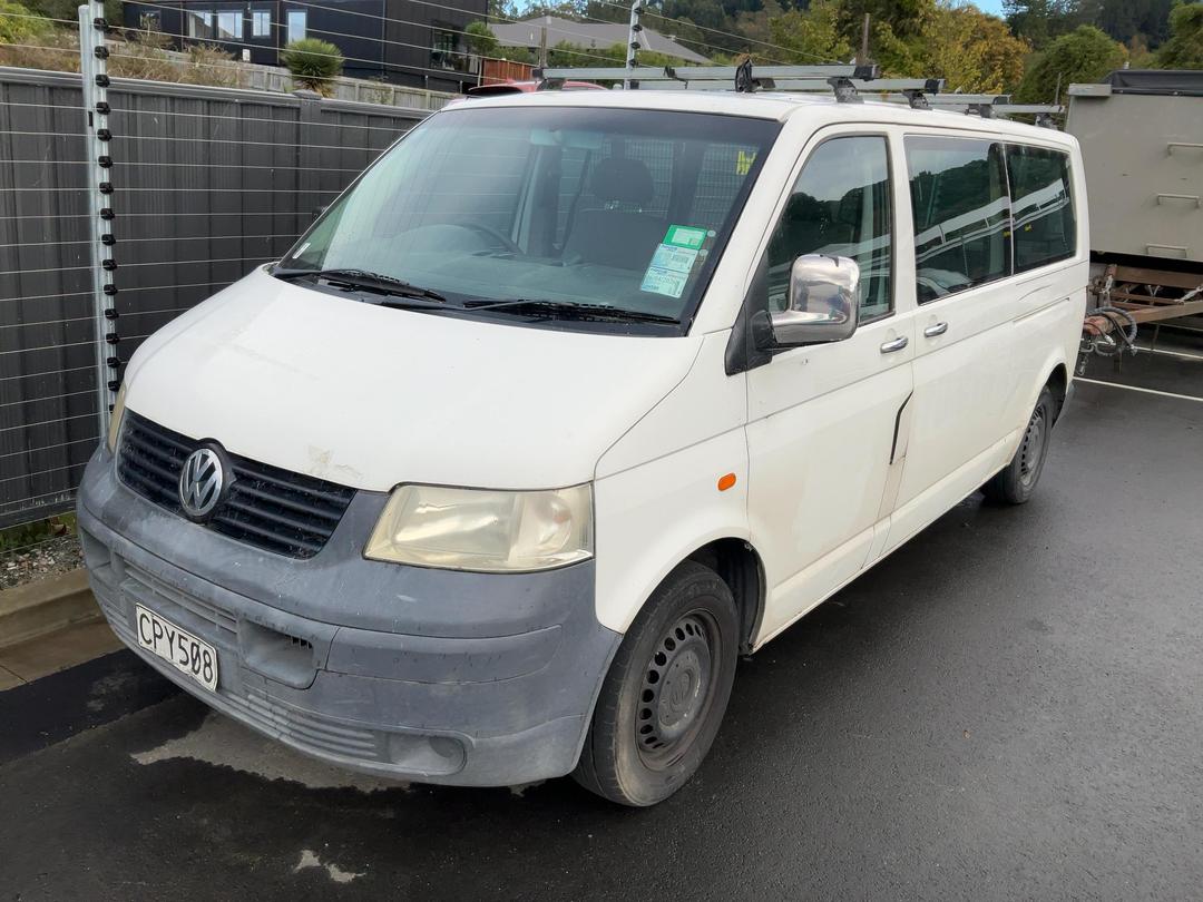 Photo '2' of Volkswagen T5 LWB TDI