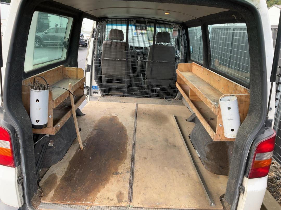 Photo '10' of Volkswagen T5 LWB TDI