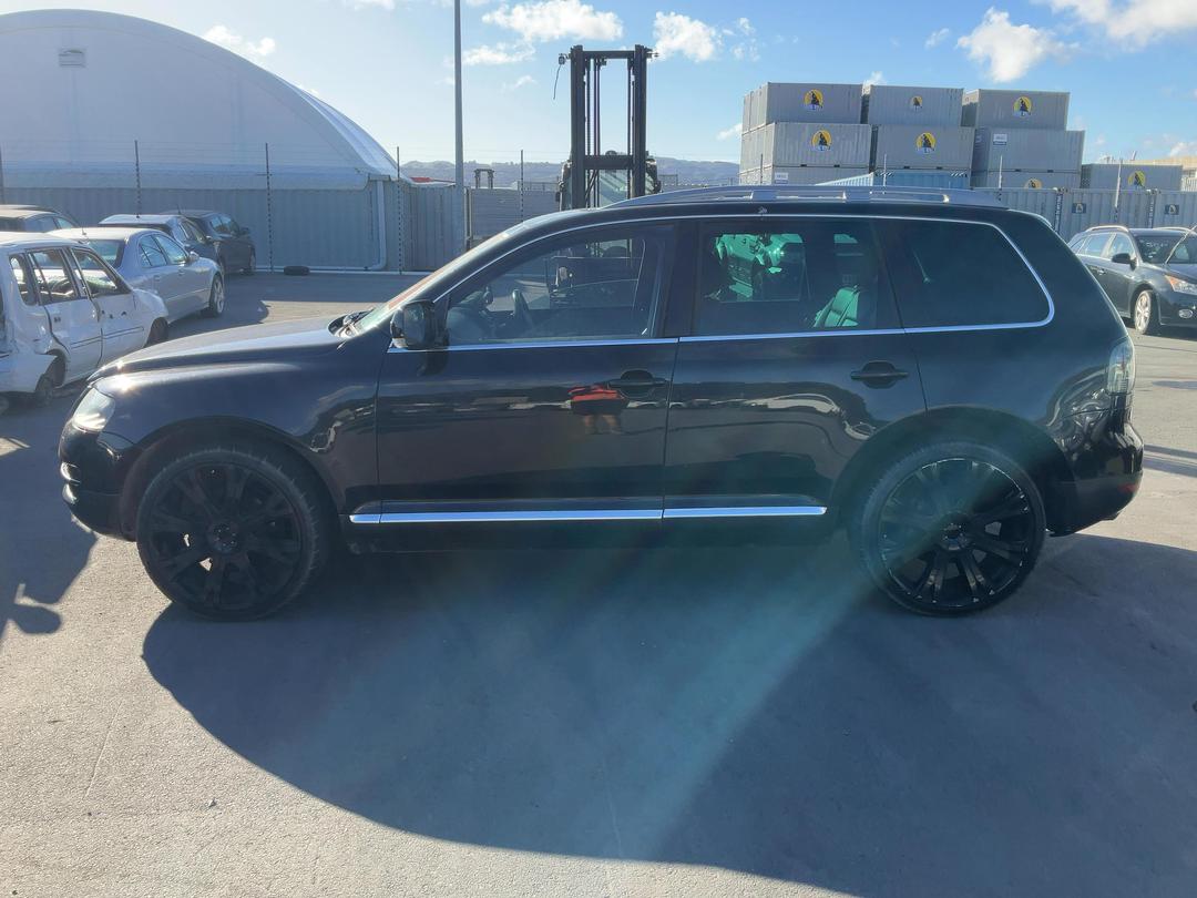 Photo '5' of Volkswagen Touareg 4.2V8 AIR Suspension Photo '5' of Volkswagen Touareg 4.2V8 AIR Suspension