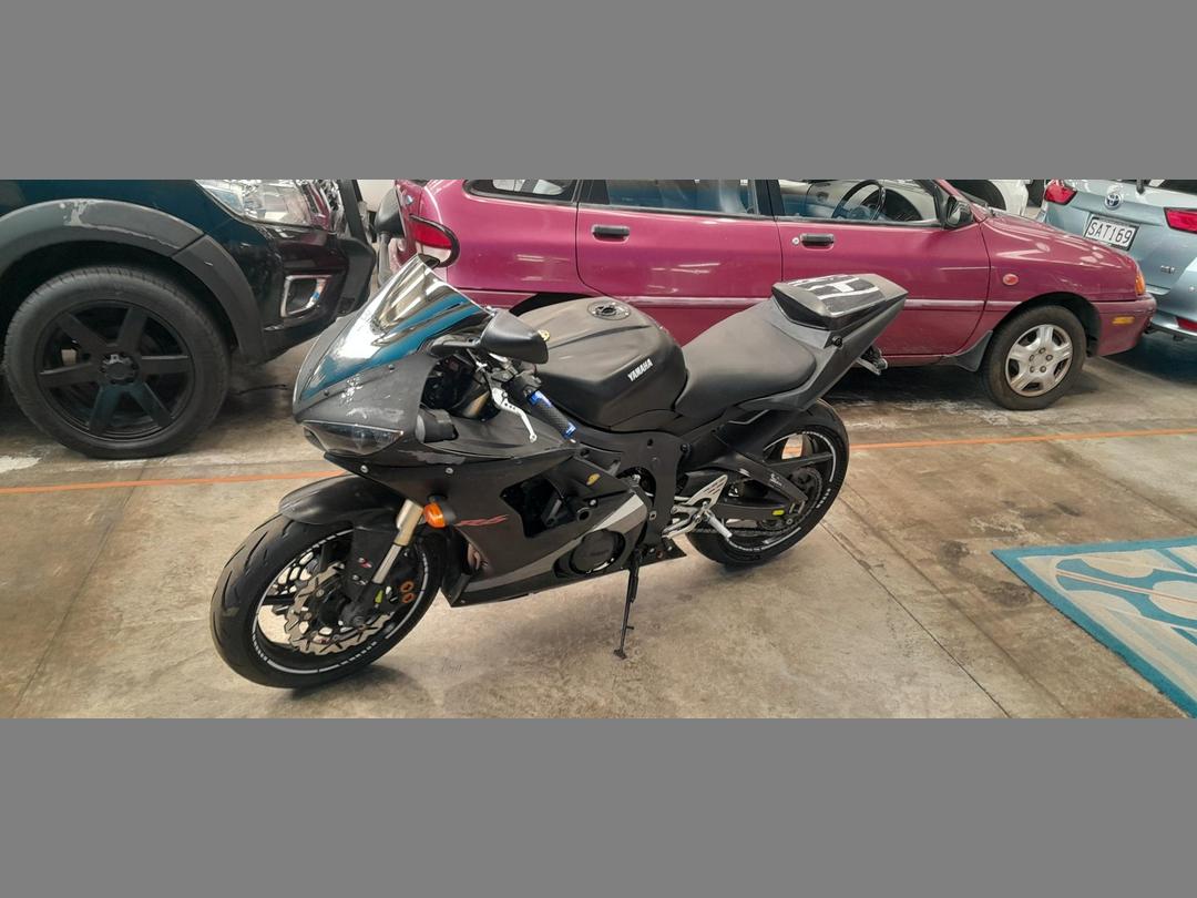Photo '2' of Yamaha YZF-R6T SPORTS BIKE