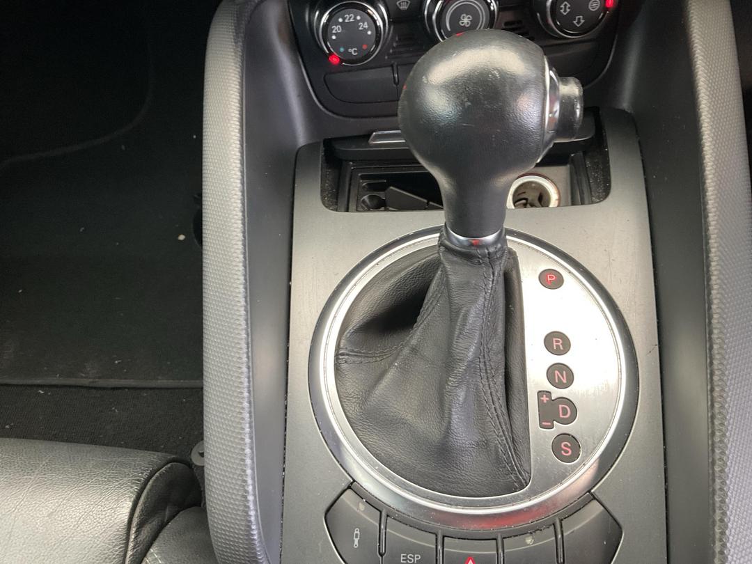 Photo '10' of Audi TT Coupe T S