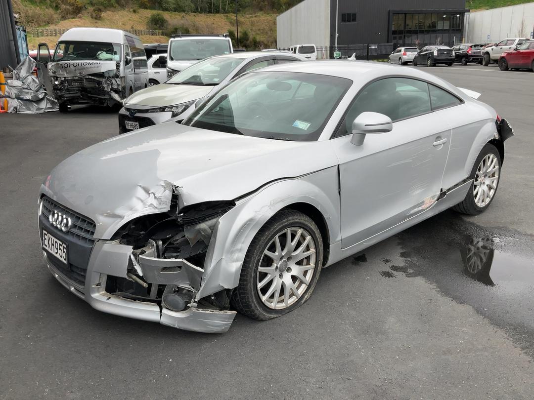 Photo '4' of Audi TT Coupe 2.0T Photo '4' of Audi TT Coupe 2.0T