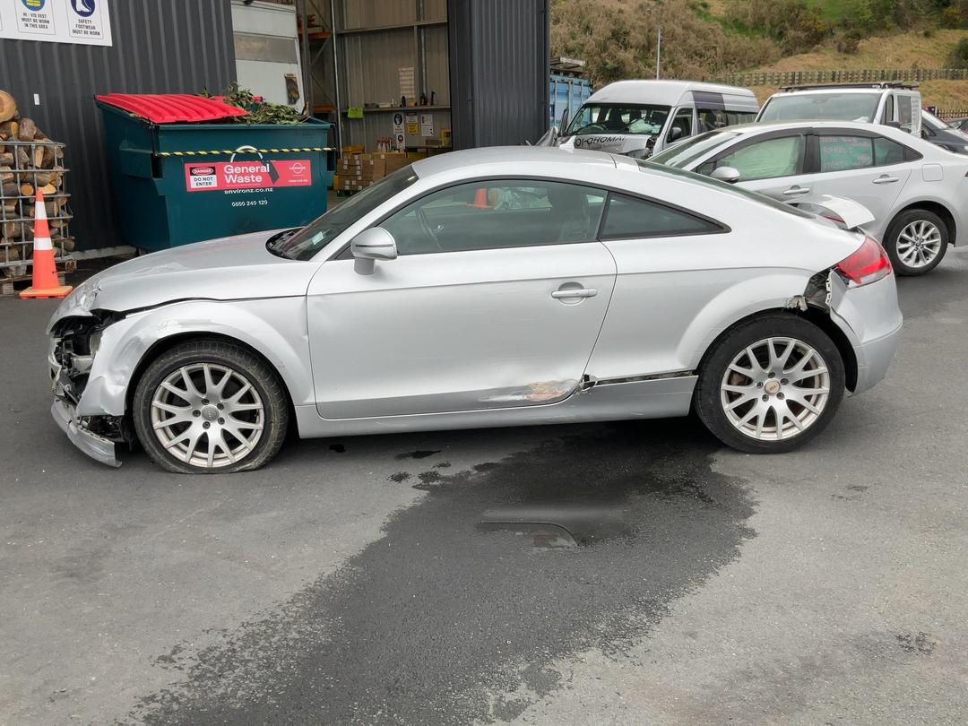 Photo '5' of Audi TT Coupe 2.0T Photo '5' of Audi TT Coupe 2.0T