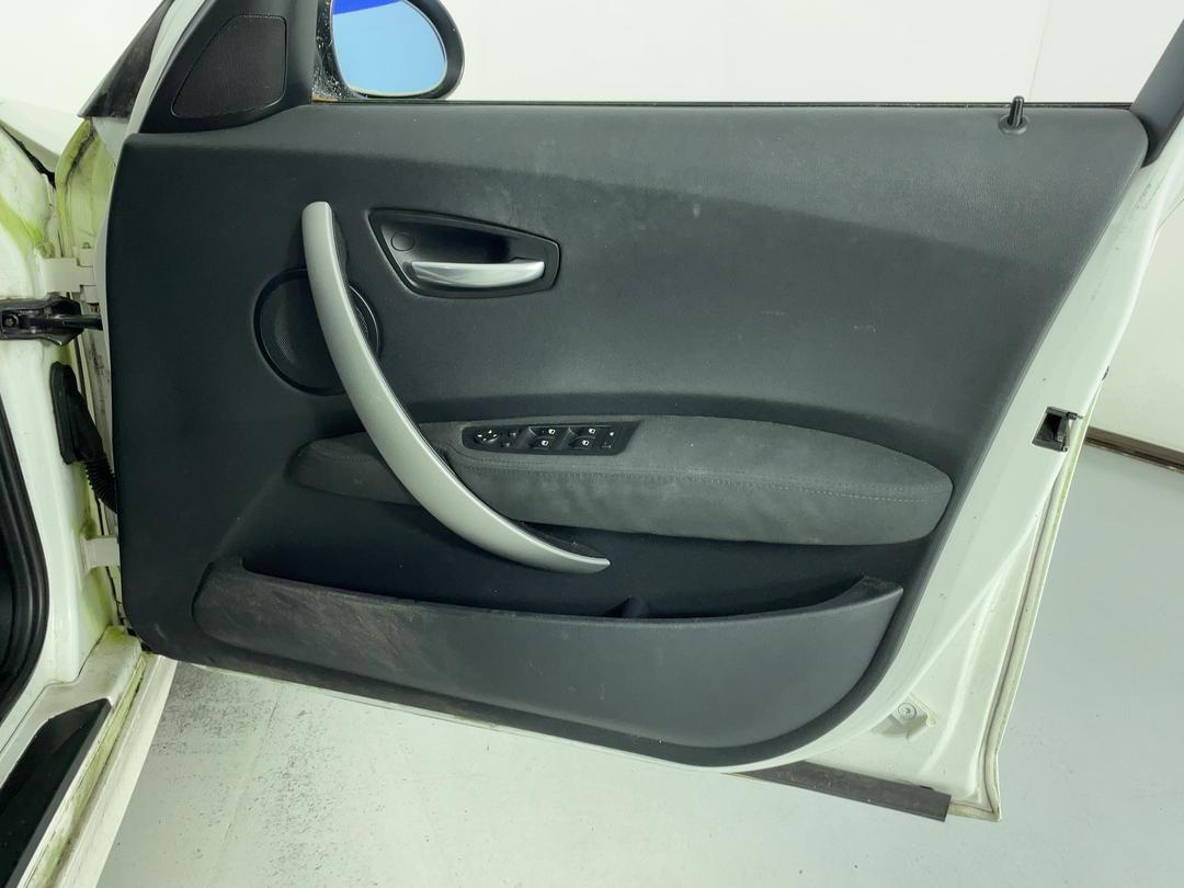 Photo '13' of BMW 1 Series 116I Photo '13' of BMW 1 Series 116I
