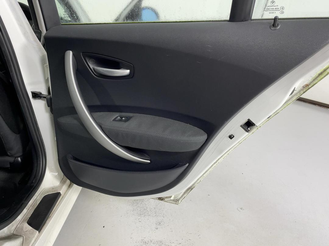 Photo '15' of BMW 1 Series 116I Photo '15' of BMW 1 Series 116I