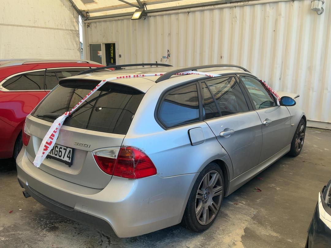 Photo '7' of BMW 3 Series 320I Touring Photo '7' of BMW 3 Series 320I Touring
