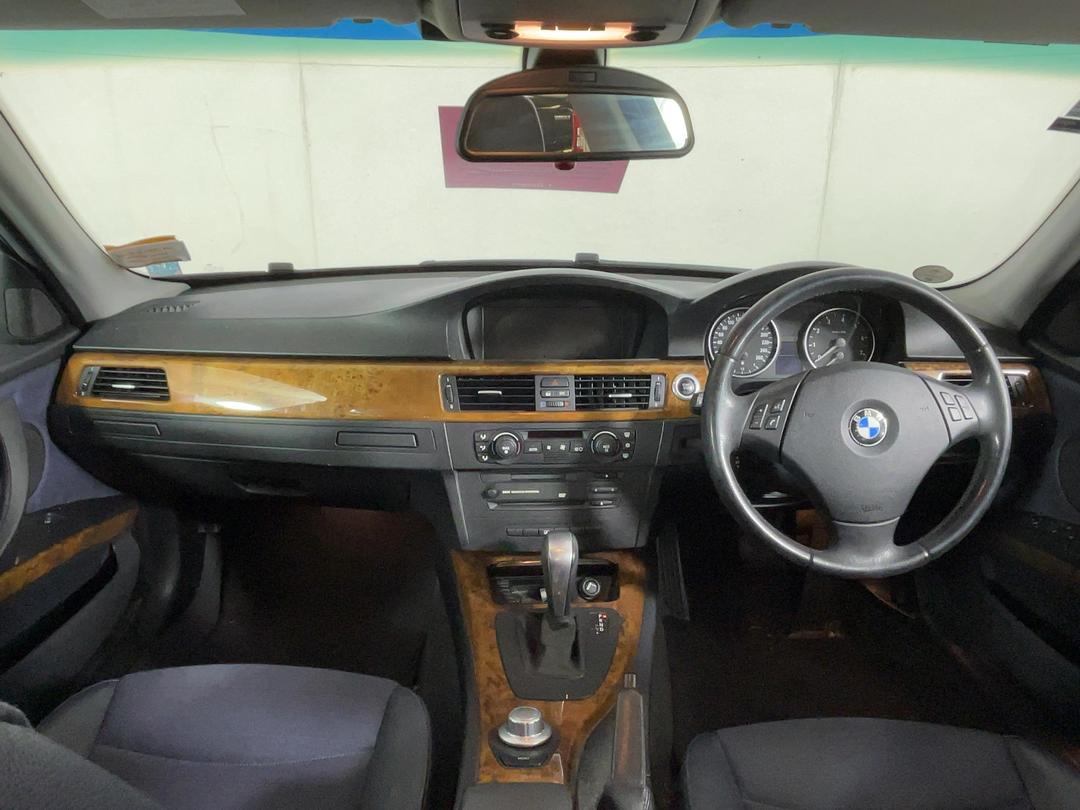 Photo '15' of BMW 3 Series 330I Photo '15' of BMW 3 Series 330I