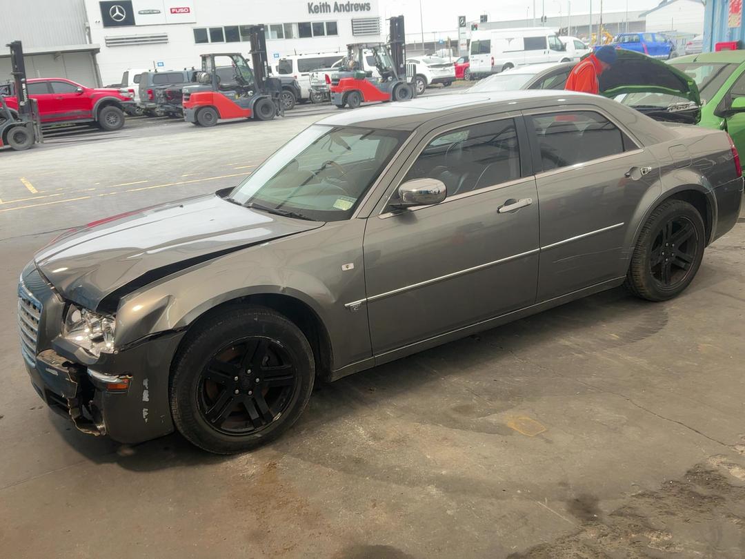 Photo '3' of Chrysler 300 C V6 Photo '3' of Chrysler 300 C V6