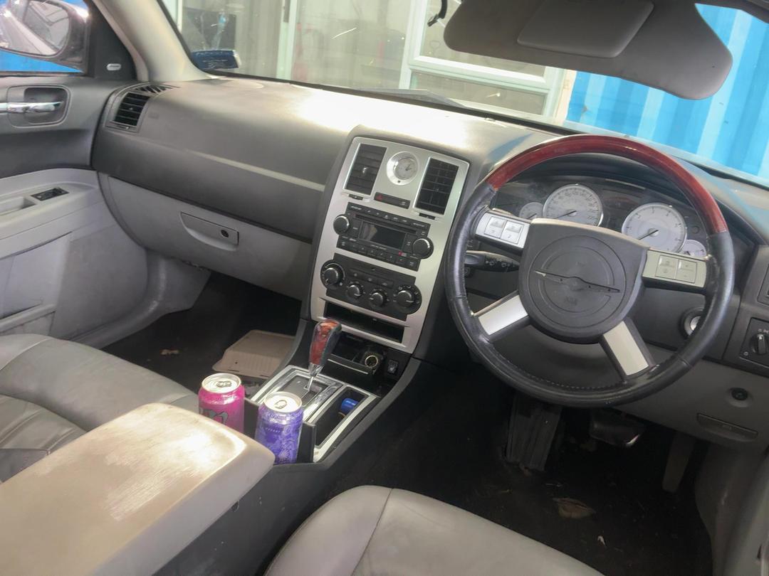 Photo '18' of Chrysler 300 C V6 Photo '18' of Chrysler 300 C V6