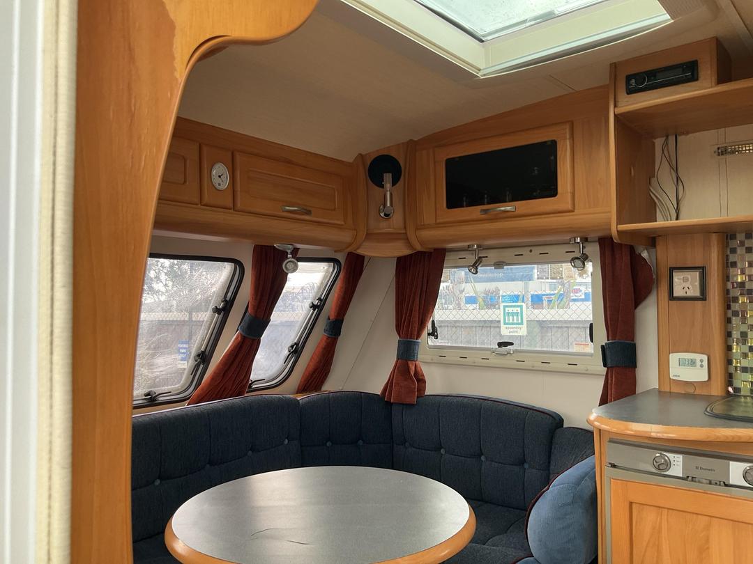 Photo '8' of Fleetwood Heritage Caravan - Single