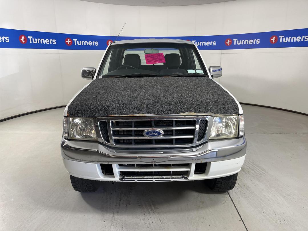 Photo '2' of Ford Courier TD XLX CR W/S