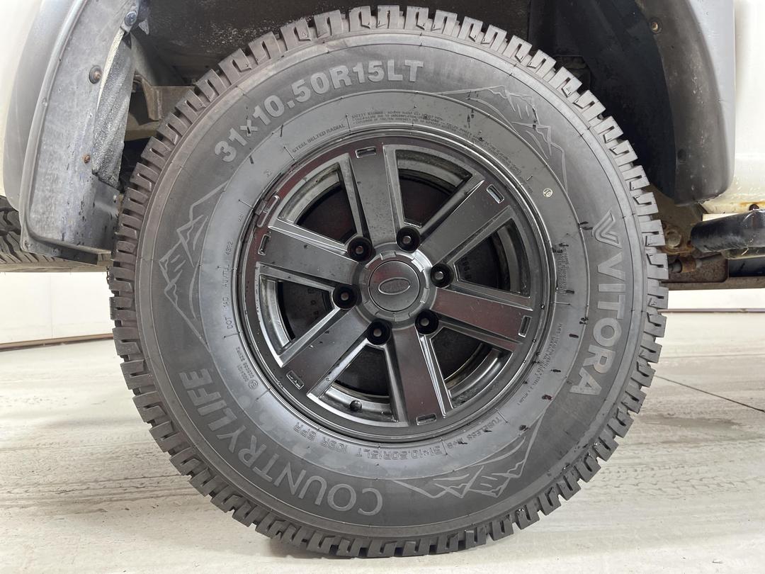 Photo '10' of Ford Courier TD XLX CR W/S