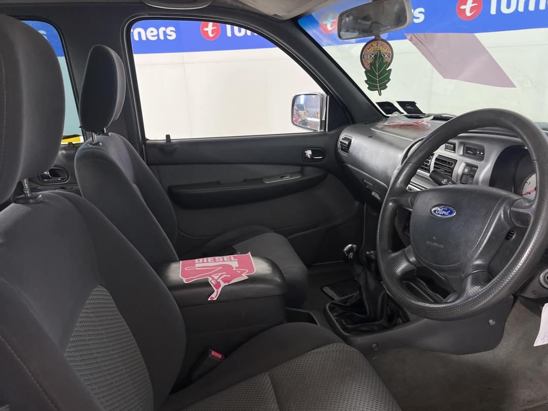 Photo '14' of Ford Courier TD XLX CR W/S