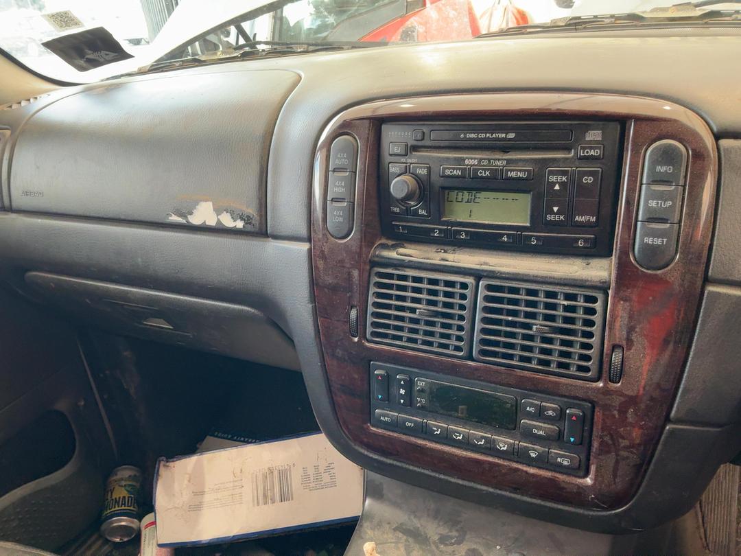 Photo '24' of Ford Explorer LTD