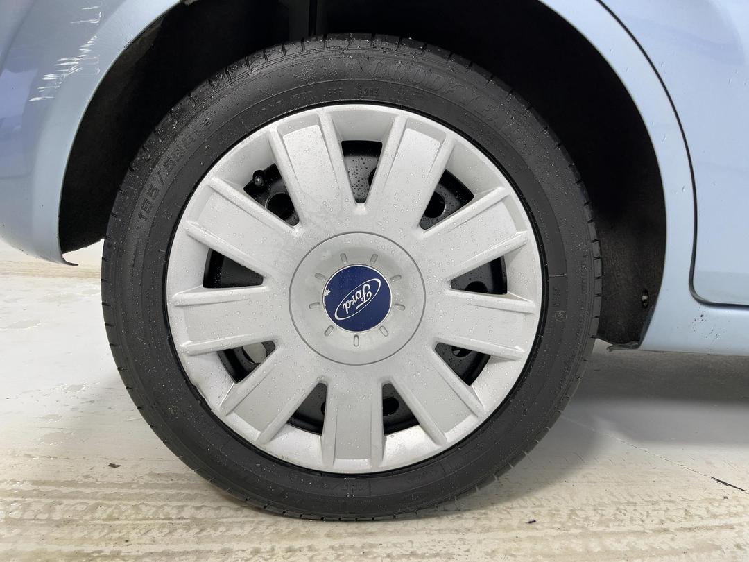 Photo '12' of Ford Fiesta