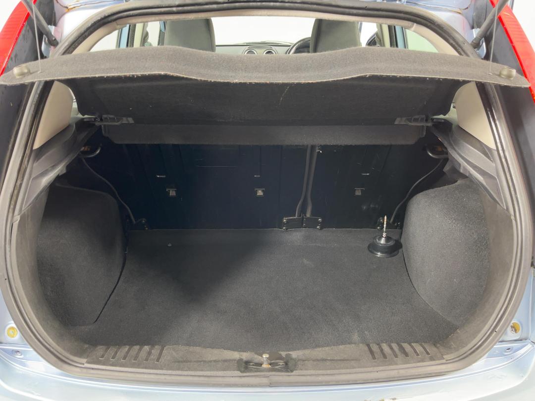 Photo '14' of Ford Fiesta