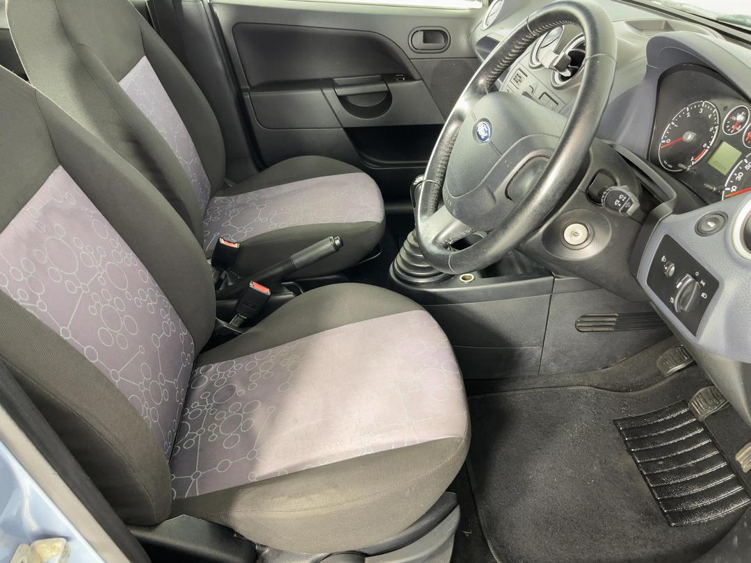 Photo '16' of Ford Fiesta