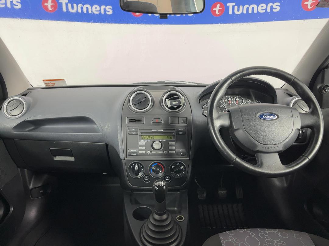 Photo '17' of Ford Fiesta