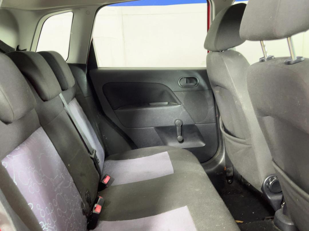 Photo '18' of Ford Fiesta Photo '18' of Ford Fiesta